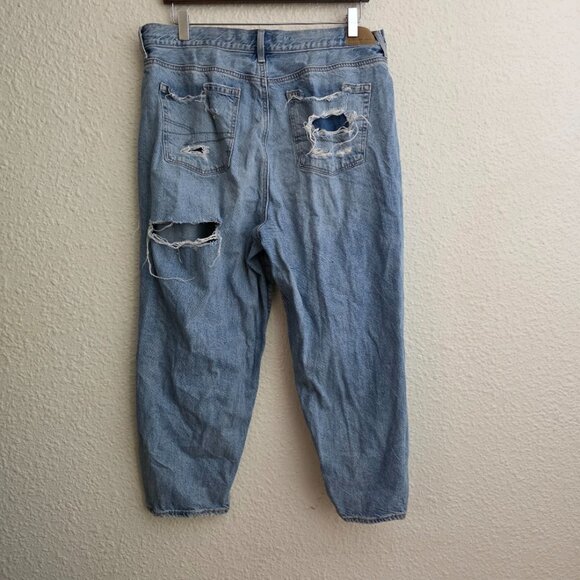 American Eagle Destroyed Relaxed Mom Jeans Light Wash Women's Size 14 X-Short - Picture 7 of 8